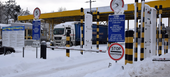 У ПП «Ягодин – Дорогуськ», що на кордоні з Польщею, відновили рух вантажівок